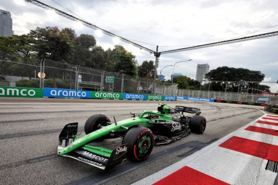 Gabriel Bortoleto (BRA) Sauber C45.
03.10.2025. Formula 1 World Championship, Rd 18, Singapore Grand Prix, Marina Bay Street Circuit, Singapore, Practice Day.
- www.xpbimages.com, EMail: requests@xpbimages.com © Copyright: Bearne / XPB Images