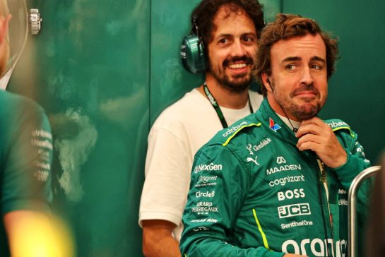 Fernando Alonso (ESP) Aston Martin F1 Team.
03.10.2025. Formula 1 World Championship, Rd 18, Singapore Grand Prix, Marina Bay Street Circuit, Singapore, Practice Day.
- www.xpbimages.com, EMail: requests@xpbimages.com © Copyright: Batchelor / XPB Images