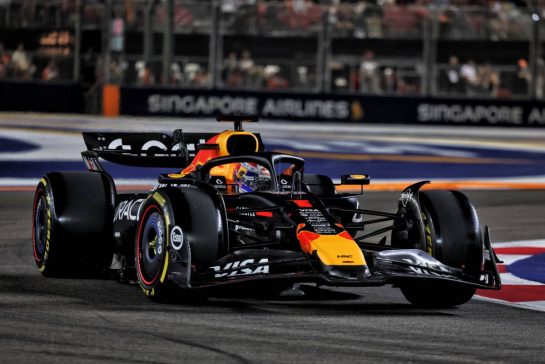 Max Verstappen (NLD) Red Bull Racing RB21.
03.10.2025. Formula 1 World Championship, Rd 18, Singapore Grand Prix, Marina Bay Street Circuit, Singapore, Practice Day.
- www.xpbimages.com, EMail: requests@xpbimages.com © Copyright: Moy / XPB Images