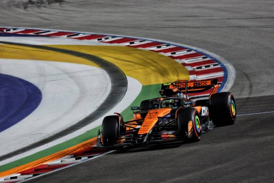 Lando Norris (GBR) McLaren MCL39.
03.10.2025. Formula 1 World Championship, Rd 18, Singapore Grand Prix, Marina Bay Street Circuit, Singapore, Practice Day.
- www.xpbimages.com, EMail: requests@xpbimages.com © Copyright: Moy / XPB Images