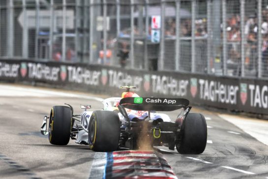 Liam Lawson (NZL) Racing Bulls VCARB 02 crashed in the third practice session.
04.10.2025. Formula 1 World Championship, Rd 18, Singapore Grand Prix, Marina Bay Street Circuit, Singapore, Qualifying Day.
- www.xpbimages.com, EMail: requests@xpbimages.com © Copyright: Charniaux / XPB Images