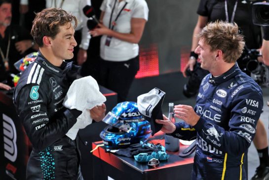 (L to R): Pole sitter George Russell (GBR) Mercedes AMG F1 in qualifying parc ferme with second placed Max Verstappen (NLD) Red Bull Racing.
04.10.2025. Formula 1 World Championship, Rd 18, Singapore Grand Prix, Marina Bay Street Circuit, Singapore, Qualifying Day.
- www.xpbimages.com, EMail: requests@xpbimages.com © Copyright: Batchelor / XPB Images