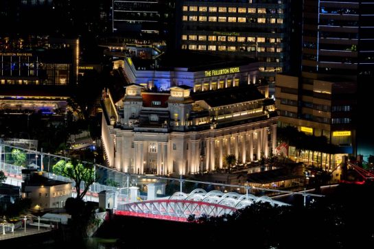 Circuit atmosphere - Anderson Brdge.
04.10.2025. Formula 1 World Championship, Rd 18, Singapore Grand Prix, Marina Bay Street Circuit, Singapore, Qualifying Day.
- www.xpbimages.com, EMail: requests@xpbimages.com © Copyright: Moy / XPB Images
