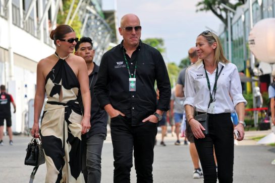 (L to R): Cassidy Towriss with her husband Dan Towriss (USA) Cadillac F1 Team and TWG Motorsports CEO and Fiona Hewitson (GBR) Cadillac F1 Team Executive Assistant.
05.10.2025. Formula 1 World Championship, Rd 18, Singapore Grand Prix, Marina Bay Street Circuit, Singapore, Race Day.
- www.xpbimages.com, EMail: requests@xpbimages.com © Copyright: Batchelor / XPB Images