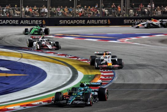 Fernando Alonso (ESP) Aston Martin F1 Team AMR25.
05.10.2025. Formula 1 World Championship, Rd 18, Singapore Grand Prix, Marina Bay Street Circuit, Singapore, Race Day.
- www.xpbimages.com, EMail: requests@xpbimages.com © Copyright: Moy / XPB Images