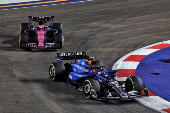 Carlos Sainz (ESP) Atlassian Williams Racing FW47.
05.10.2025. Formula 1 World Championship, Rd 18, Singapore Grand Prix, Marina Bay Street Circuit, Singapore, Race Day.
- www.xpbimages.com, EMail: requests@xpbimages.com © Copyright: Moy / XPB Images