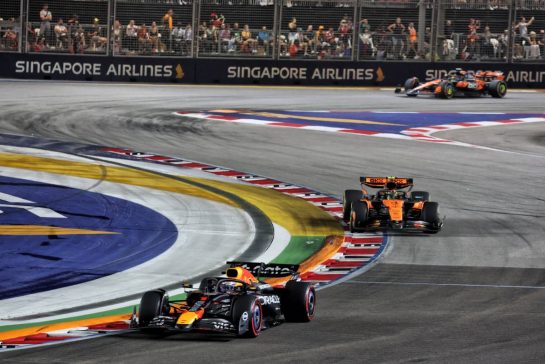 Max Verstappen (NLD) Red Bull Racing RB21.
05.10.2025. Formula 1 World Championship, Rd 18, Singapore Grand Prix, Marina Bay Street Circuit, Singapore, Race Day.
- www.xpbimages.com, EMail: requests@xpbimages.com © Copyright: Moy / XPB Images