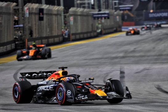 Max Verstappen (NLD) Red Bull Racing RB21.
05.10.2025. Formula 1 World Championship, Rd 18, Singapore Grand Prix, Marina Bay Street Circuit, Singapore, Race Day.
- www.xpbimages.com, EMail: requests@xpbimages.com © Copyright: Batchelor / XPB Images