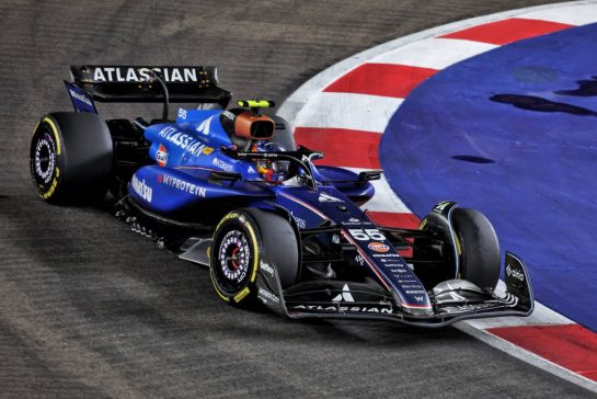 Carlos Sainz (ESP) Atlassian Williams Racing FW47.
05.10.2025. Formula 1 World Championship, Rd 18, Singapore Grand Prix, Marina Bay Street Circuit, Singapore, Race Day.
- www.xpbimages.com, EMail: requests@xpbimages.com © Copyright: Moy / XPB Images