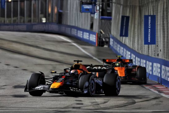 Max Verstappen (NLD) Red Bull Racing RB21.
05.10.2025. Formula 1 World Championship, Rd 18, Singapore Grand Prix, Marina Bay Street Circuit, Singapore, Race Day.
- www.xpbimages.com, EMail: requests@xpbimages.com © Copyright: Rew / XPB Images