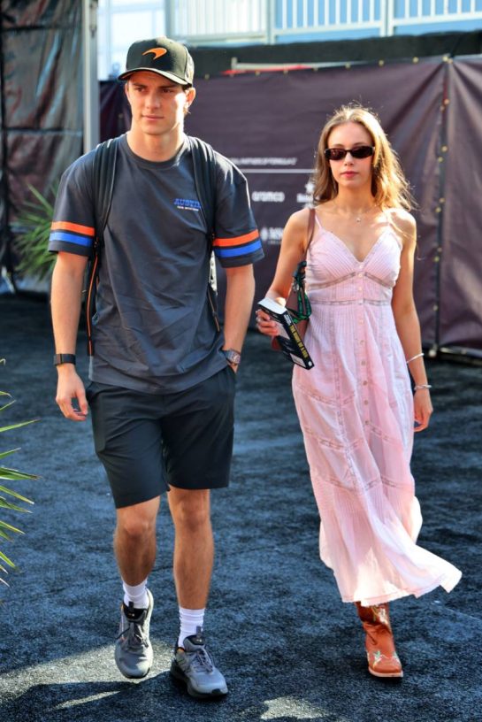 (L to R): Oscar Piastri (AUS) McLaren with his girlfriend Lily Zneimer (GBR).
17.10.2025. Formula 1 World Championship, Rd 19, United States Grand Prix, Austin, Texas, USA, Sprint Qualifying Day
- www.xpbimages.com, EMail: requests@xpbimages.com © Copyright: Batchelor / XPB Images