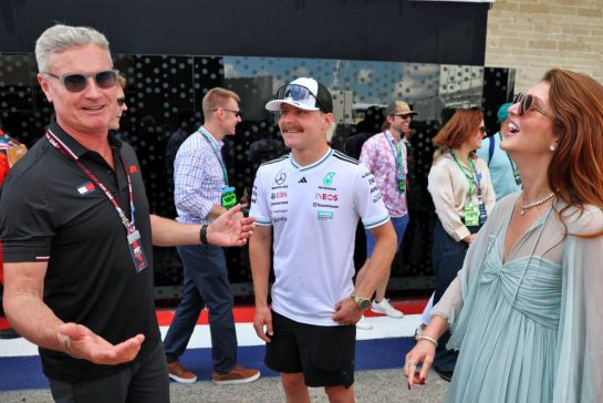 (L to R): David Coulthard (GBR) Channel 4 F1 Commentator with Valtteri Bottas (FIN) Mercedes AMG F1 Reserve Driver.
17.10.2025. Formula 1 World Championship, Rd 19, United States Grand Prix, Austin, Texas, USA, Sprint Qualifying Day
- www.xpbimages.com, EMail: requests@xpbimages.com © Copyright: Batchelor / XPB Images