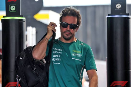 Fernando Alonso (ESP) Aston Martin F1 Team.
18.10.2025. Formula 1 World Championship, Rd 19, United States Grand Prix, Austin, Texas, USA, Sprint and Qualifying Day.
- www.xpbimages.com, EMail: requests@xpbimages.com © Copyright: Rew / XPB Images