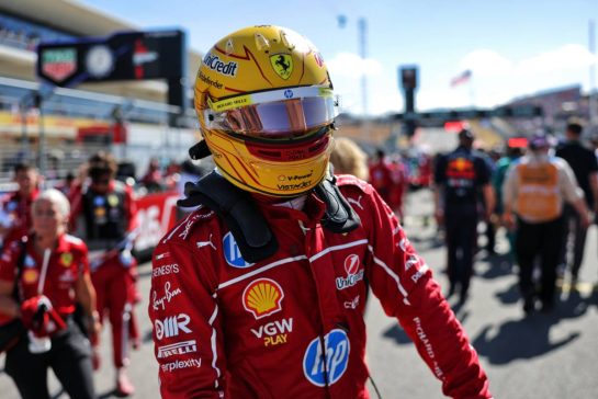 Lewis Hamilton (GBR) Ferrari on the grid.
18.10.2025. Formula 1 World Championship, Rd 19, United States Grand Prix, Austin, Texas, USA, Sprint and Qualifying Day.
- www.xpbimages.com, EMail: requests@xpbimages.com © Copyright: Charniaux / XPB Images