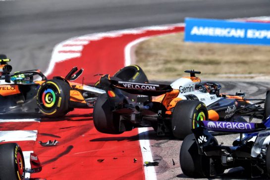 Oscar Piastri (AUS) McLaren MCL39 and Lando Norris (GBR) McLaren MCL39 crashed out of the race.
18.10.2025. Formula 1 World Championship, Rd 19, United States Grand Prix, Austin, Texas, USA, Sprint and Qualifying Day.
- www.xpbimages.com, EMail: requests@xpbimages.com © Copyright: Coates / XPB Images