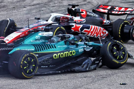 Lance Stroll (CDN) Aston Martin F1 Team AMR25 and Esteban Ocon (FRA) Haas VF-25 crashed out of the race.
18.10.2025. Formula 1 World Championship, Rd 19, United States Grand Prix, Austin, Texas, USA, Sprint and Qualifying Day.
- www.xpbimages.com, EMail: requests@xpbimages.com © Copyright: Coates / XPB Images