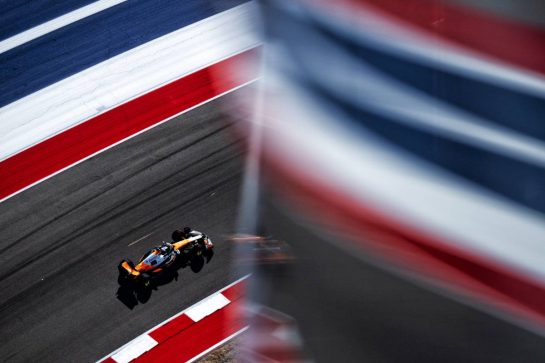 Oscar Piastri (AUS) McLaren MCL39.
18.10.2025. Formula 1 World Championship, Rd 19, United States Grand Prix, Austin, Texas, USA, Sprint and Qualifying Day.
- www.xpbimages.com, EMail: requests@xpbimages.com © Copyright: Price	/ XPB Images