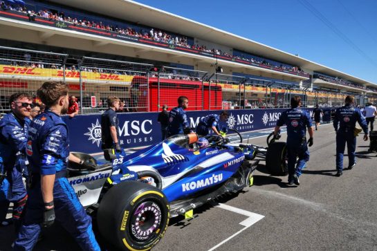 Alexander Albon (THA) Atlassian Williams Racing FW47 on the grid.
19.10.2025. Formula 1 World Championship, Rd 19, United States Grand Prix, Austin, Texas, USA, Race Day.
- www.xpbimages.com, EMail: requests@xpbimages.com © Copyright: Batchelor / XPB Images