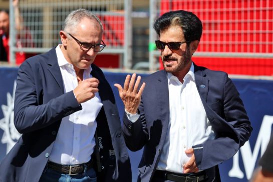 (L to R): Stefano Domenicali (ITA) Formula One President and CEO with Mohammed Bin Sulayem (UAE) FIA President on the grid.
19.10.2025. Formula 1 World Championship, Rd 19, United States Grand Prix, Austin, Texas, USA, Race Day.
- www.xpbimages.com, EMail: requests@xpbimages.com © Copyright: Batchelor / XPB Images