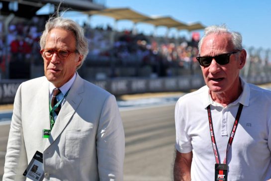 (L to R): Charles Gordon-Lennox, Duke of Richmond (GBR) with Greg Maffei (USA) Liberty Media Corporation President and Chief Executive Officer on the grid.
19.10.2025. Formula 1 World Championship, Rd 19, United States Grand Prix, Austin, Texas, USA, Race Day.
- www.xpbimages.com, EMail: requests@xpbimages.com © Copyright: Batchelor / XPB Images