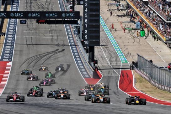 Max Verstappen (NLD) Red Bull Racing RB21 leads Charles Leclerc (MON) Ferrari SF-25 and Lando Norris (GBR) McLaren MCL39 at the start of the race.
19.10.2025. Formula 1 World Championship, Rd 19, United States Grand Prix, Austin, Texas, USA, Race Day.
- www.xpbimages.com, EMail: requests@xpbimages.com © Copyright: Moy / XPB Images