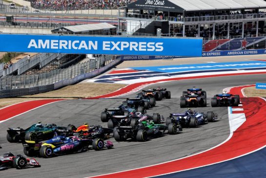 Pierre Gasly (FRA) Alpine F1 Team A525 at the start of the race.
19.10.2025. Formula 1 World Championship, Rd 19, United States Grand Prix, Austin, Texas, USA, Race Day.
- www.xpbimages.com, EMail: requests@xpbimages.com © Copyright: Moy / XPB Images