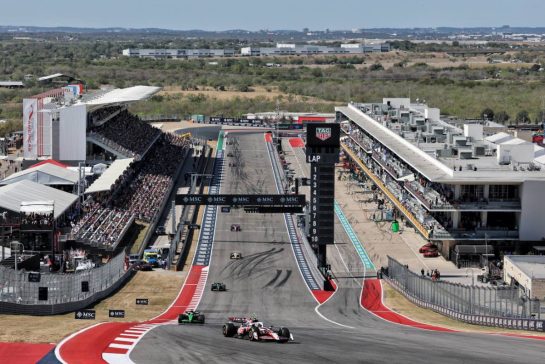 Oliver Bearman (GBR) Haas VF-25.
19.10.2025. Formula 1 World Championship, Rd 19, United States Grand Prix, Austin, Texas, USA, Race Day.
- www.xpbimages.com, EMail: requests@xpbimages.com © Copyright: Moy / XPB Images