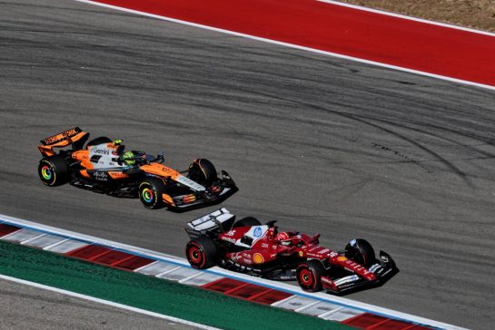 Charles Leclerc (MON) Ferrari SF-25 and Lando Norris (GBR) McLaren MCL39 battle for position.
19.10.2025. Formula 1 World Championship, Rd 19, United States Grand Prix, Austin, Texas, USA, Race Day.
- www.xpbimages.com, EMail: requests@xpbimages.com © Copyright: Batchelor / XPB Images