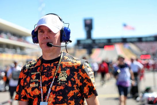 Alan Permane (GBR) Racing Bulls Team Principal on the grid.
19.10.2025. Formula 1 World Championship, Rd 19, United States Grand Prix, Austin, Texas, USA, Race Day.
- www.xpbimages.com, EMail: requests@xpbimages.com © Copyright: Bearne / XPB Images
