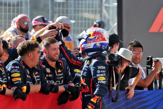 Race winner Max Verstappen (NLD) Red Bull Racing celebrates in parc ferme with the team.
19.10.2025. Formula 1 World Championship, Rd 19, United States Grand Prix, Austin, Texas, USA, Race Day.
- www.xpbimages.com, EMail: requests@xpbimages.com © Copyright: Charniaux / XPB Images