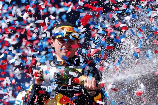 Race winner Max Verstappen (NLD) Red Bull Racing celebrates on the podium.
19.10.2025. Formula 1 World Championship, Rd 19, United States Grand Prix, Austin, Texas, USA, Race Day.
- www.xpbimages.com, EMail: requests@xpbimages.com © Copyright: Coates / XPB Images
