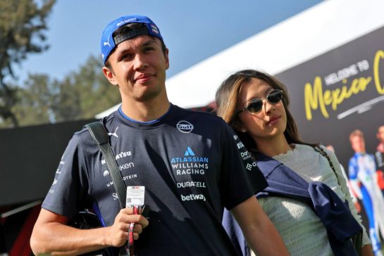 (L to R): Alexander Albon (THA) Atlassian Williams Racing with his girlfriend Muni Lily He (CHN) Professional Golfer.
24.10.2025. Formula 1 World Championship, Rd 20, Mexican Grand Prix, Mexico City, Mexico, Practice Day.
- www.xpbimages.com, EMail: requests@xpbimages.com © Copyright: Batchelor / XPB Images