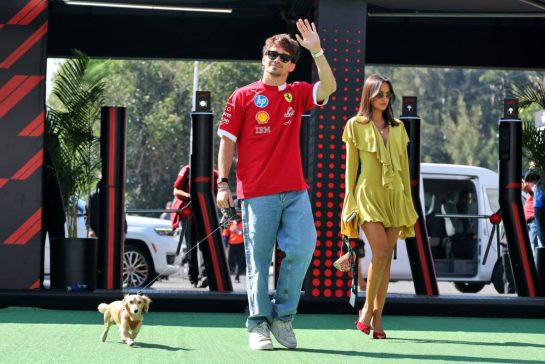 (L to R): Charles Leclerc (MON) Ferrari with his girlfriend Alexandra Saint Mleux (ITA).
25.10.2025. Formula 1 World Championship, Rd 20, Mexican Grand Prix, Mexico City, Mexico, Qualifying Day.
- www.xpbimages.com, EMail: requests@xpbimages.com © Copyright: Moy / XPB Images