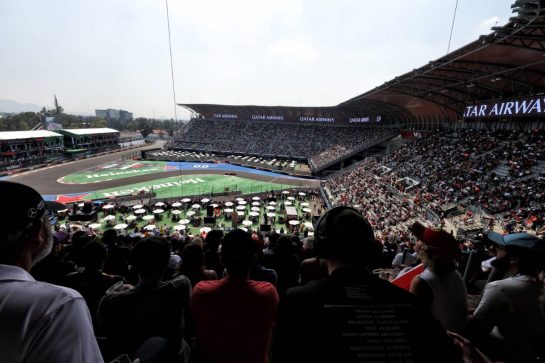 Lewis Hamilton (GBR) Ferrari SF-25.
25.10.2025. Formula 1 World Championship, Rd 20, Mexican Grand Prix, Mexico City, Mexico, Qualifying Day.
- www.xpbimages.com, EMail: requests@xpbimages.com © Copyright: Bearne / XPB Images