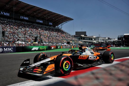 Oscar Piastri (AUS) McLaren MCL39.
25.10.2025. Formula 1 World Championship, Rd 20, Mexican Grand Prix, Mexico City, Mexico, Qualifying Day.
- www.xpbimages.com, EMail: requests@xpbimages.com © Copyright: Charniaux / XPB Images