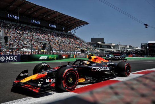 Yuki Tsunoda (JPN) Red Bull Racing RB21.
25.10.2025. Formula 1 World Championship, Rd 20, Mexican Grand Prix, Mexico City, Mexico, Qualifying Day.
- www.xpbimages.com, EMail: requests@xpbimages.com © Copyright: Charniaux / XPB Images