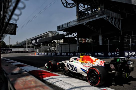 Liam Lawson (NZL) Racing Bulls VCARB 02.
25.10.2025. Formula 1 World Championship, Rd 20, Mexican Grand Prix, Mexico City, Mexico, Qualifying Day.
- www.xpbimages.com, EMail: requests@xpbimages.com © Copyright: Charniaux / XPB Images