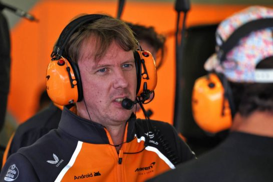 William Joseph (GBR) McLaren Race Engineer.
25.10.2025. Formula 1 World Championship, Rd 20, Mexican Grand Prix, Mexico City, Mexico, Qualifying Day.
- www.xpbimages.com, EMail: requests@xpbimages.com © Copyright: Moy / XPB Images