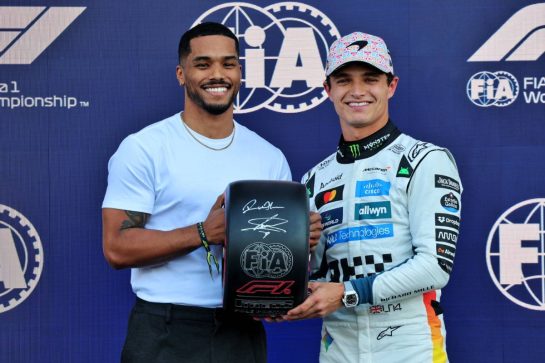 (L to R): Rome Flynn (USA) Actor presents the Pirelli Pole Position Award to Lando Norris (GBR) McLaren in qualifying parc ferme.
25.10.2025. Formula 1 World Championship, Rd 20, Mexican Grand Prix, Mexico City, Mexico, Qualifying Day.
- www.xpbimages.com, EMail: requests@xpbimages.com © Copyright: Batchelor / XPB Images
