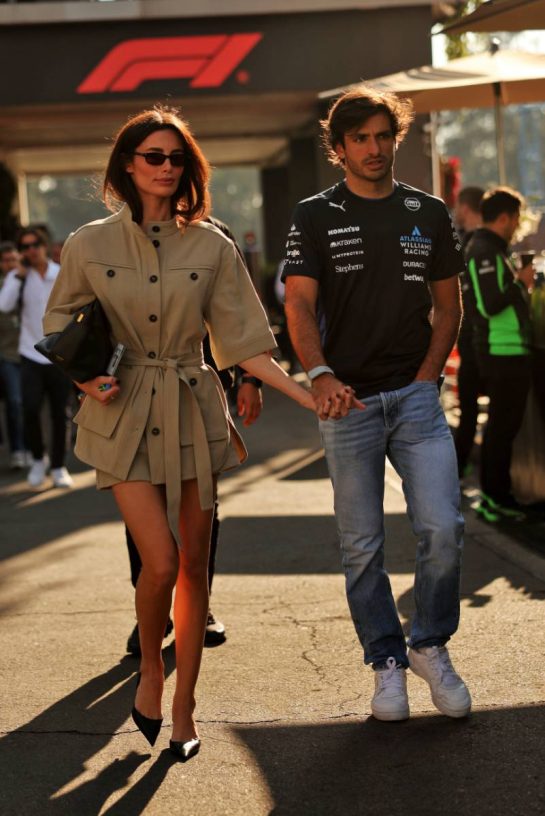 (L to R): Rebecca Donaldson (GBR) with her boyfriend Carlos Sainz (ESP) Atlassian Williams Racing.
26.10.2025. Formula 1 World Championship, Rd 20, Mexican Grand Prix, Mexico City, Mexico, Race Day.
- www.xpbimages.com, EMail: requests@xpbimages.com © Copyright: Bearne / XPB Images