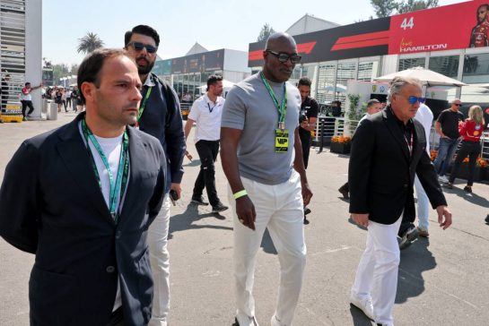 Evander Holyfield (USA) Former Boxer with Jean Alesi (FRA).
26.10.2025. Formula 1 World Championship, Rd 20, Mexican Grand Prix, Mexico City, Mexico, Race Day.
- www.xpbimages.com, EMail: requests@xpbimages.com © Copyright: Moy / XPB Images