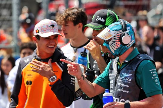 Fernando Alonso (ESP) Aston Martin F1 Team with Lando Norris (GBR) McLaren and Gabriel Bortoleto (BRA) Sauber on the drivers' parade.
26.10.2025. Formula 1 World Championship, Rd 20, Mexican Grand Prix, Mexico City, Mexico, Race Day.
- www.xpbimages.com, EMail: requests@xpbimages.com © Copyright: Charniaux / XPB Images