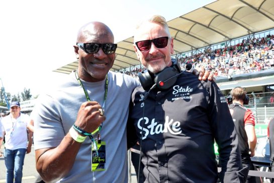 (L to R): Evander Holyfield (USA) Former Boxer on the grid with Jonathan Wheatley (GBR) Sauber Team Principal.
26.10.2025. Formula 1 World Championship, Rd 20, Mexican Grand Prix, Mexico City, Mexico, Race Day.
- www.xpbimages.com, EMail: requests@xpbimages.com © Copyright: Bearne / XPB Images