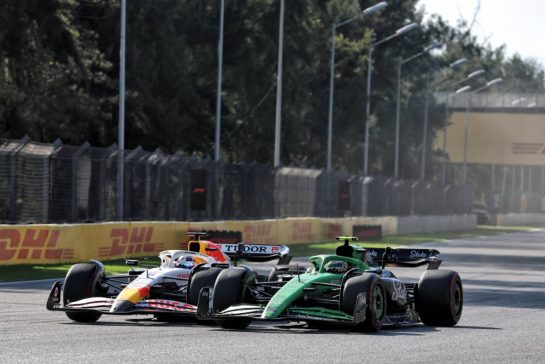 Isack Hadjar (FRA) Racing Bulls VCARB 02 and Gabriel Bortoleto (BRA) Sauber C45 battle for position.
26.10.2025. Formula 1 World Championship, Rd 20, Mexican Grand Prix, Mexico City, Mexico, Race Day.
- www.xpbimages.com, EMail: requests@xpbimages.com © Copyright: Batchelor / XPB Images