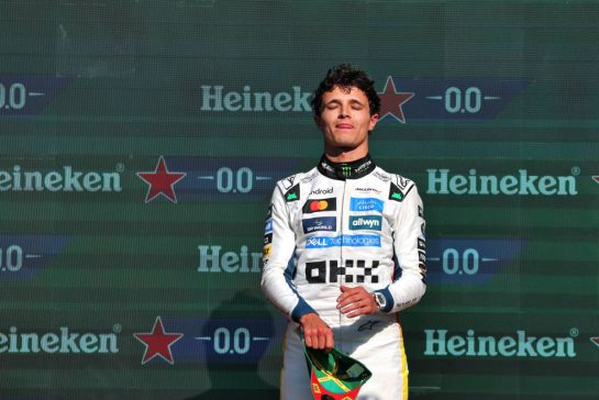 Race winner Lando Norris (GBR) McLaren celebrates on the podium.
26.10.2025. Formula 1 World Championship, Rd 20, Mexican Grand Prix, Mexico City, Mexico, Race Day.
- www.xpbimages.com, EMail: requests@xpbimages.com © Copyright: Moy / XPB Images