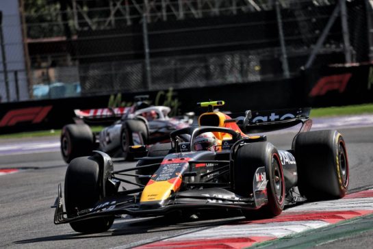 Yuki Tsunoda (JPN) Red Bull Racing RB21.
26.10.2025. Formula 1 World Championship, Rd 20, Mexican Grand Prix, Mexico City, Mexico, Race Day.
- www.xpbimages.com, EMail: requests@xpbimages.com © Copyright: Moy / XPB Images