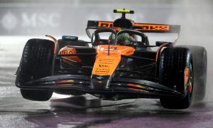 Las Vegas GP: Norris snatches pole in wet qualifying – Piastri P5