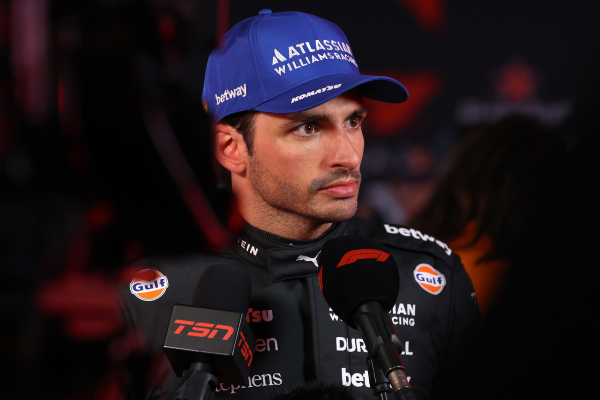 Inspector Sainz Caught Examining Rivals’ Cars in Vegas