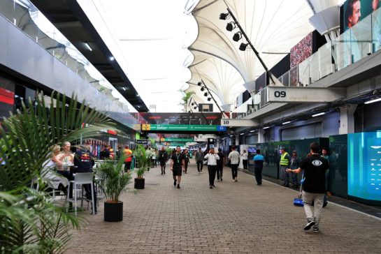 Paddock atmosphere.
06.11.2025. Formula 1 World Championship, Rd 21, Brazilian Grand Prix, Sao Paulo, Brazil, Preparation Day.
- www.xpbimages.com, EMail: requests@xpbimages.com © Copyright: Rew / XPB Images