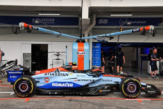 Atlassian Williams Racing FW47 - Gulf 'Driven by Words' livery.
06.11.2025. Formula 1 World Championship, Rd 21, Brazilian Grand Prix, Sao Paulo, Brazil, Preparation Day.
- www.xpbimages.com, EMail: requests@xpbimages.com © Copyright: Batchelor / XPB Images